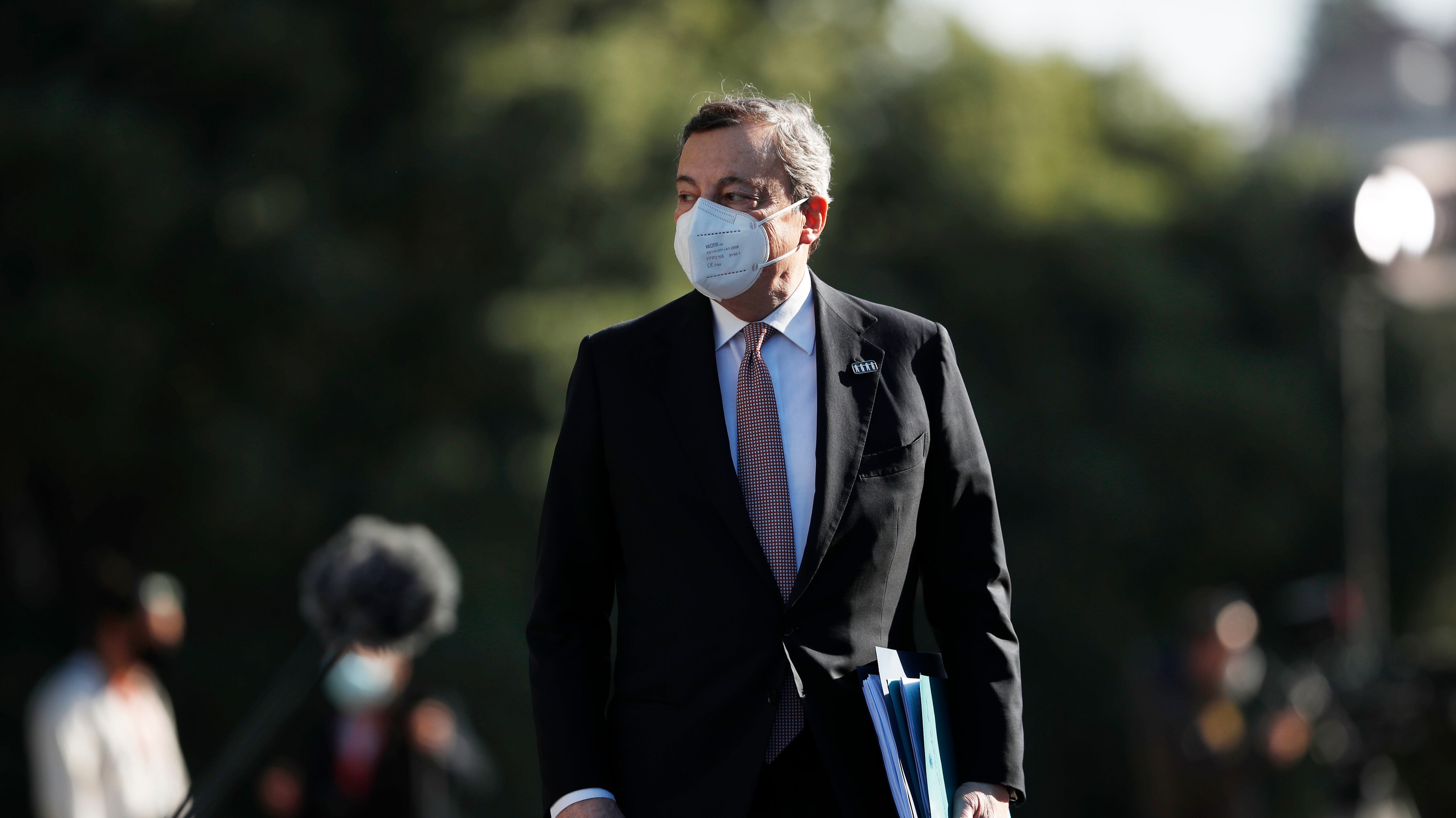 Ma Draghi dribbla le liti tra i leader: se salta il recovery chi guiderà l'Italia?