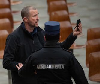 Grida contro l'uso delle mascherine all'udienza del Papa 4