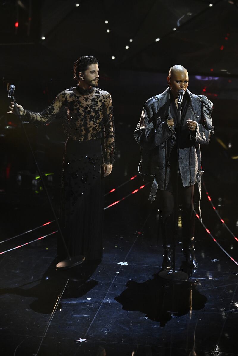 Sanremo 2024: ecco il look della quarta serata del Festival dei Santi Francesi 2