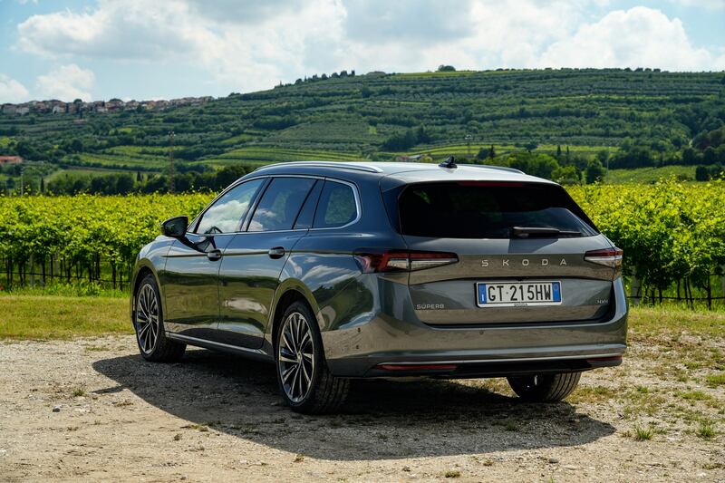 Skoda Superb, guarda la gallery 19
