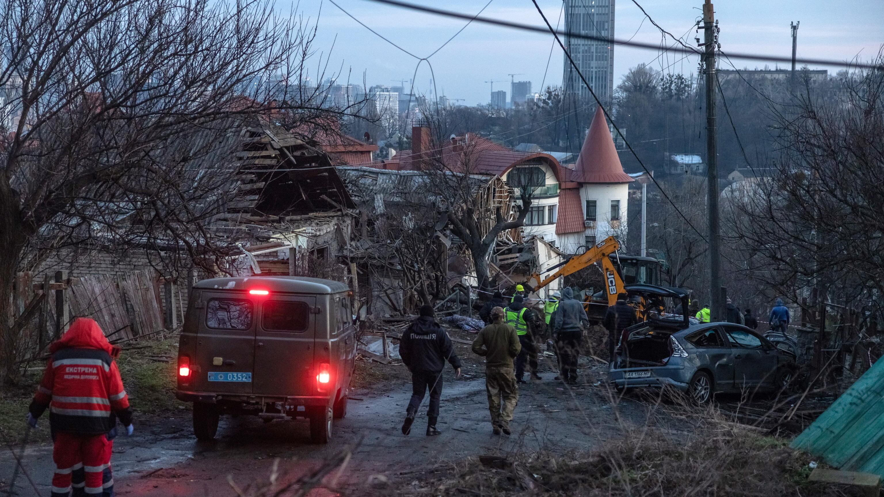 Capodanno di guerra: continuano i raid russi sull'Ucraina