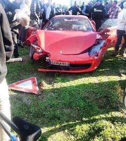 L'ex rossonero Niang si schianta con la Ferrari contro un albero 4