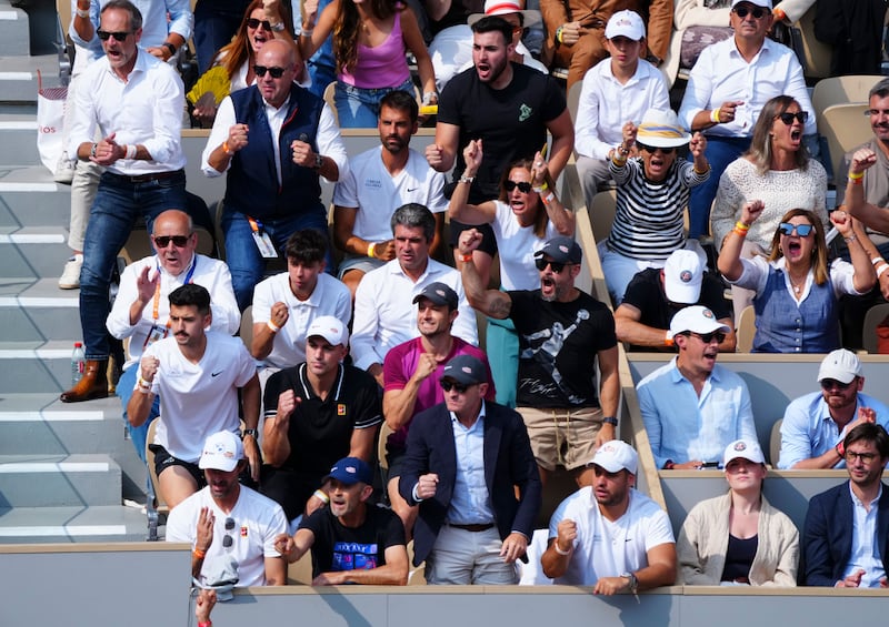 Parata di vip al Roland Garros per la finale tra Alcaraz e Sinner: le immagini più belle 14