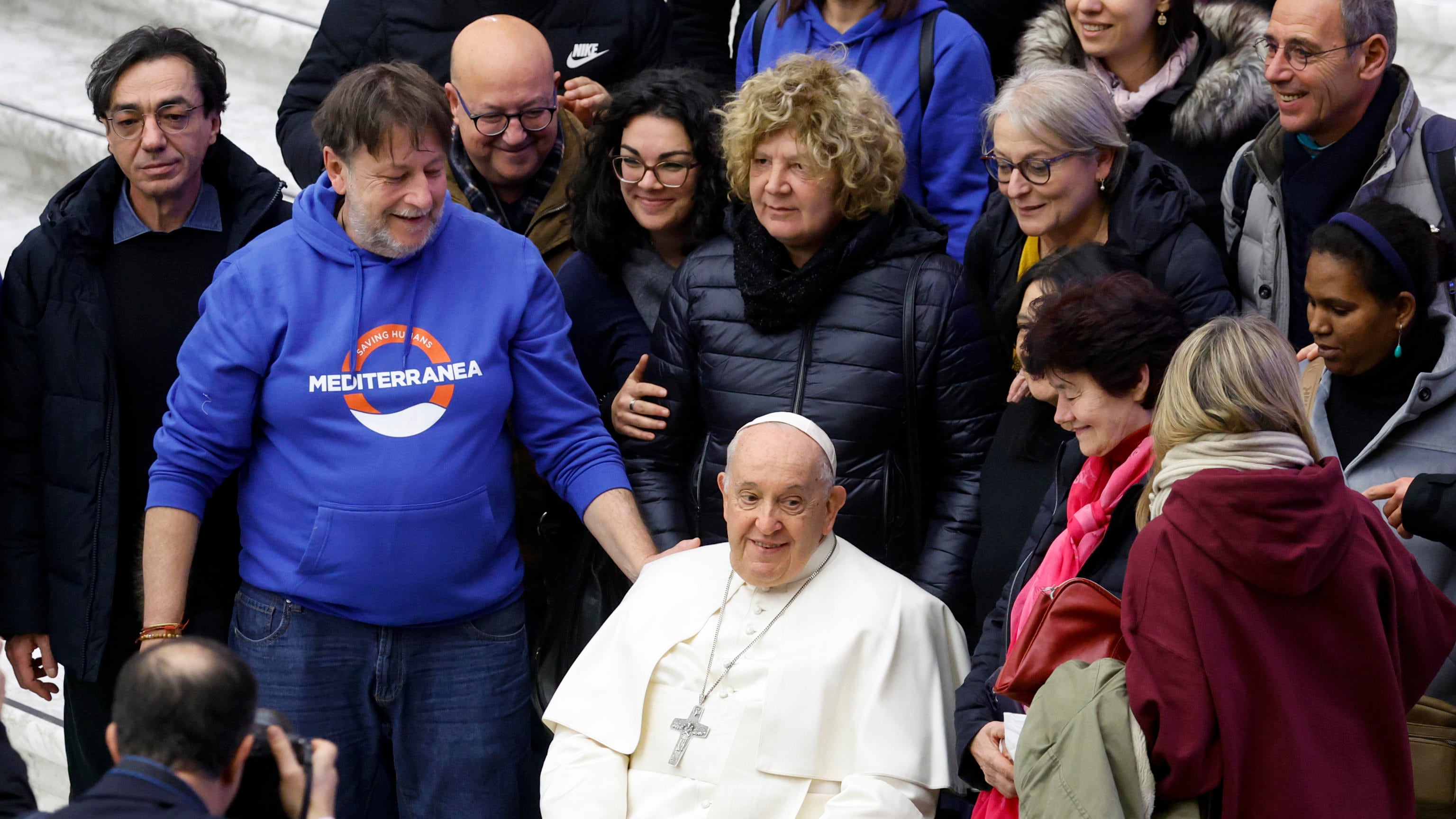 "Tornate in mare": così il Papa benedice la ong di Casarini