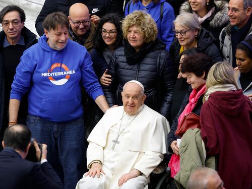 "Tornate in mare": così il Papa benedice la ong di Casarini