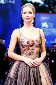 Jennifer Lawrence come una principessa a Venezia 1