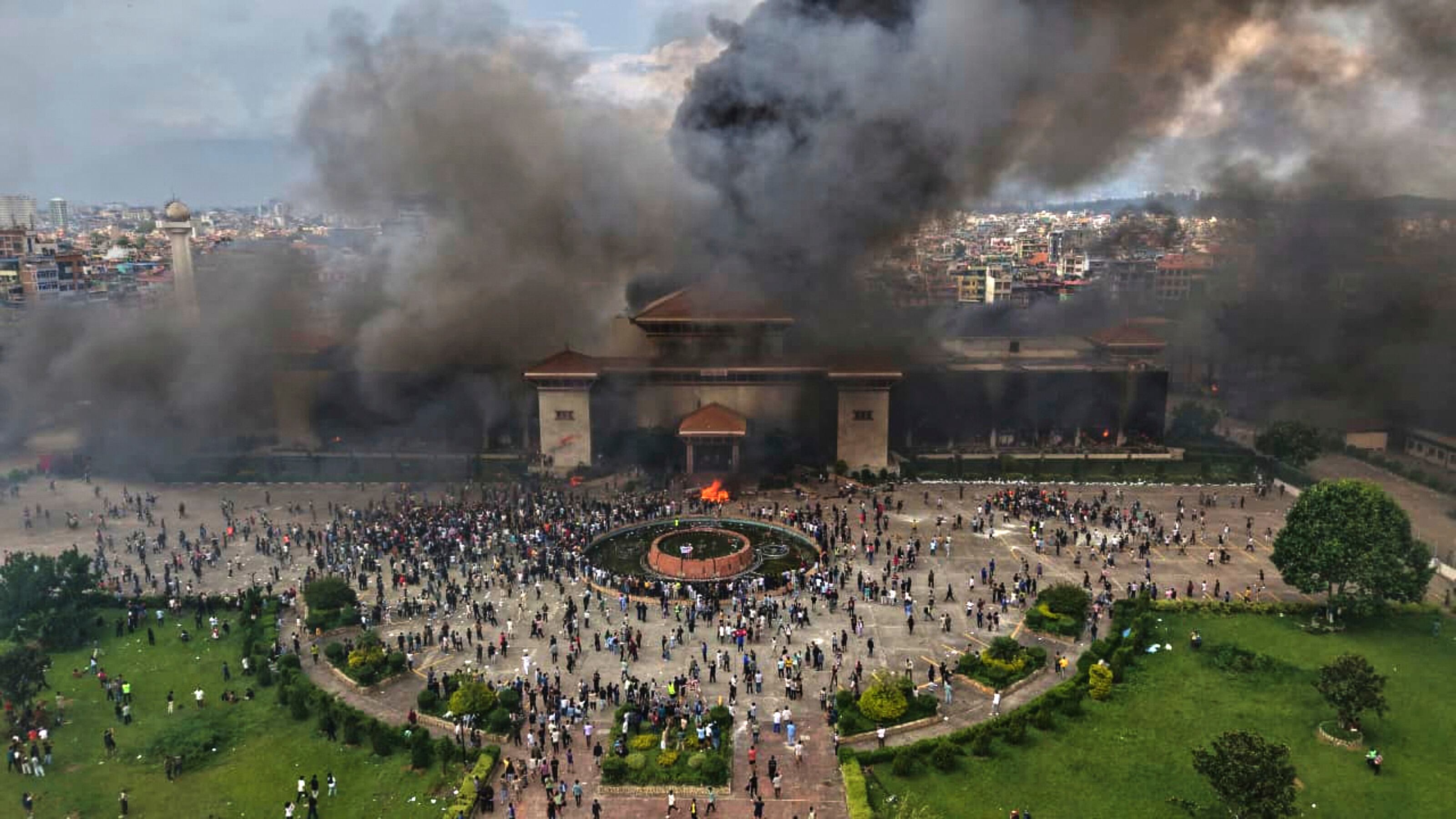 Squadre di attacco e liste dei ministri: l'ombra di un'azione pianificata dietro le rivolte che hanno incendiato il Nepal