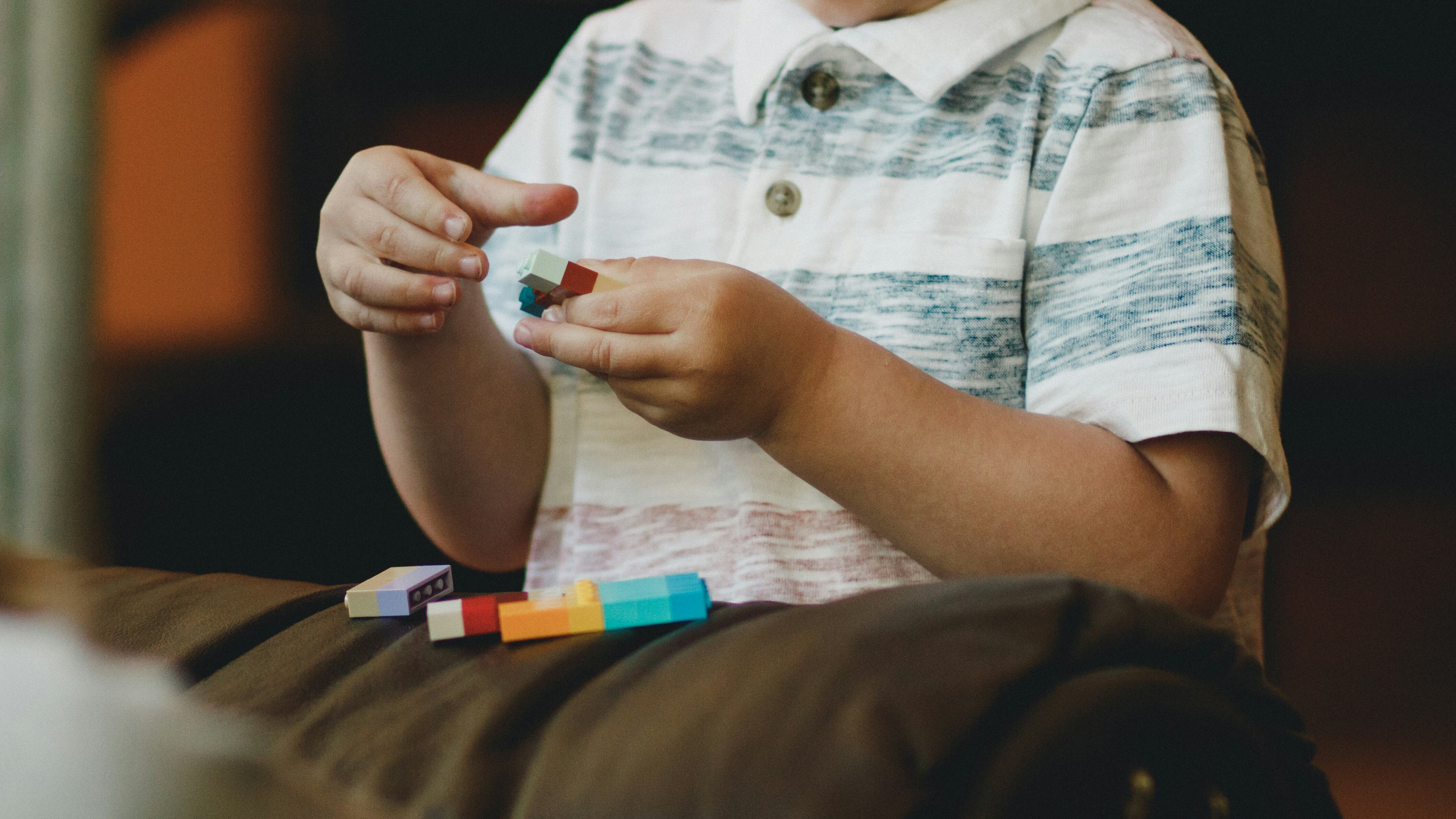 Un 2 aprile tutto blu: è la Giornata della consapevolezza sull’autismo