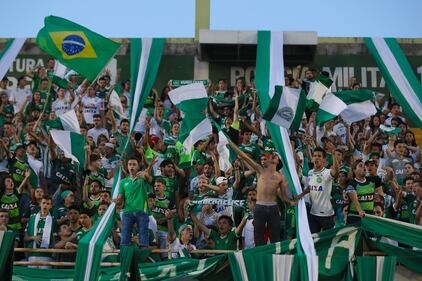 Chapecoense, il tributo alle vittime allo stadio di Medellin 7