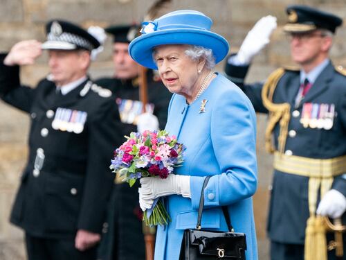 "Harry, Meghan e i figli esclusi dal testamento": la decisione della Regina