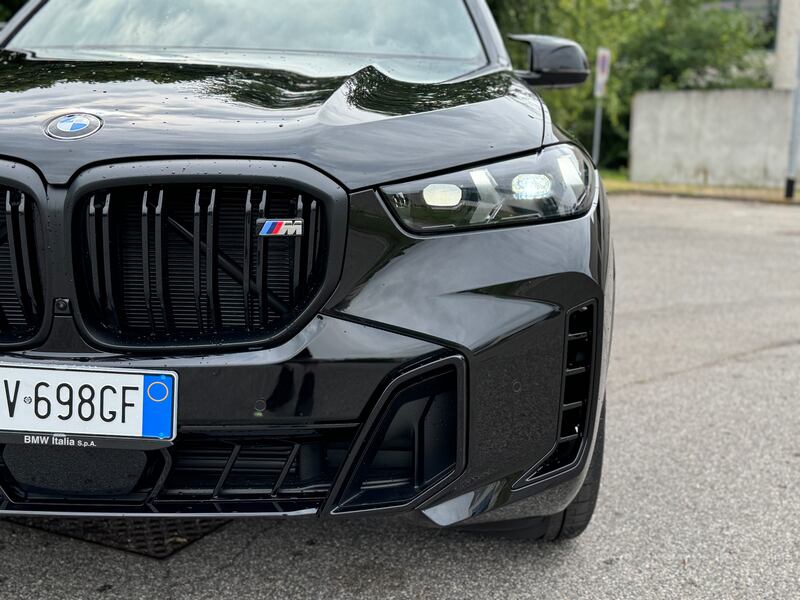 BMW X5 M60i: guarda la gallery del super SUV tedesco da 530 CV 4