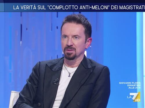 "Ho bloccato la Meloni". L'ultima pantomima di Scanzi