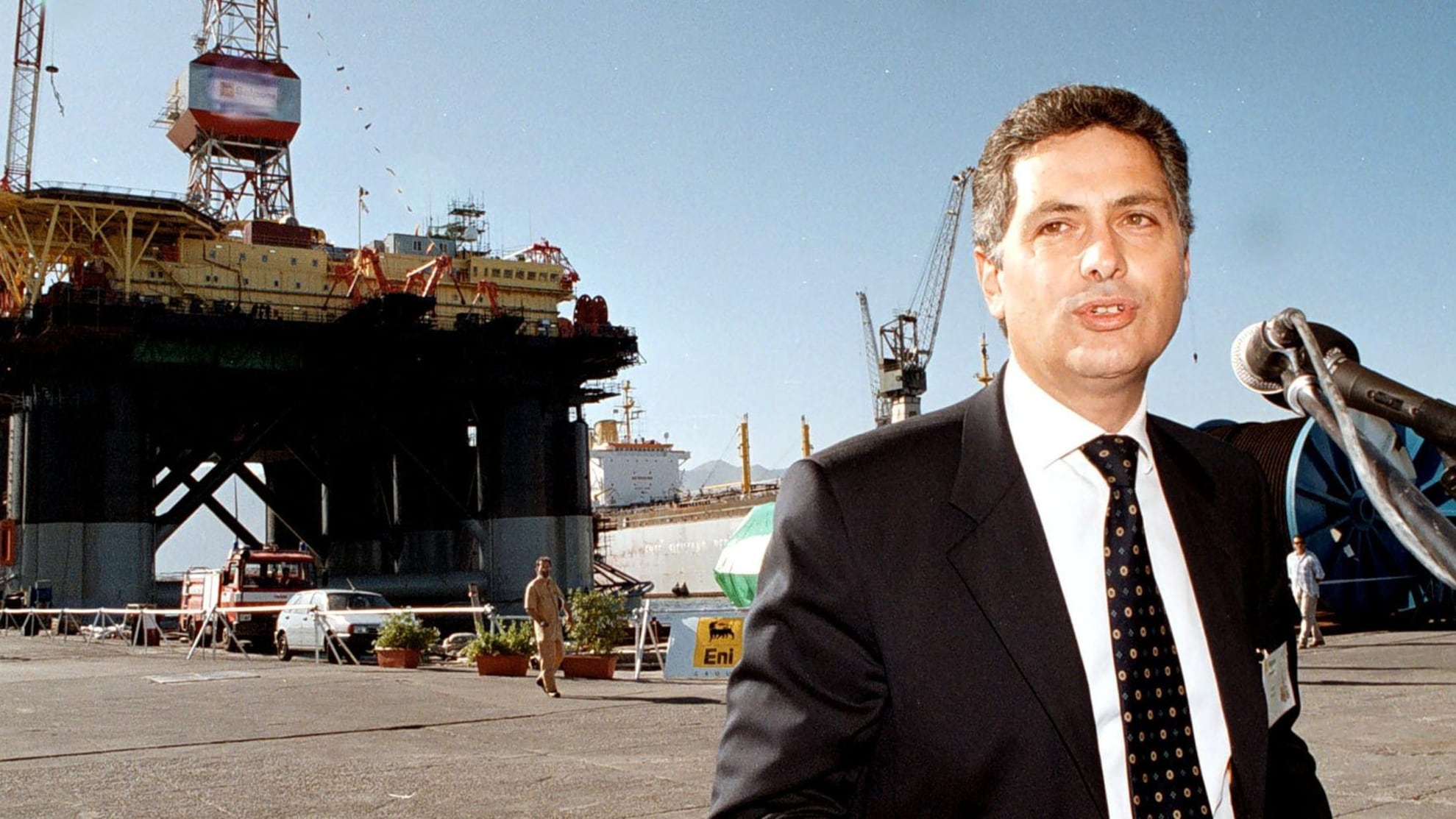 Doppia sfida per il team: ridurre il debito e fare utili col petrolio in caduta