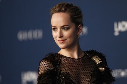Dakota Johnson, sexy protagonista di 50 Sfumature 8