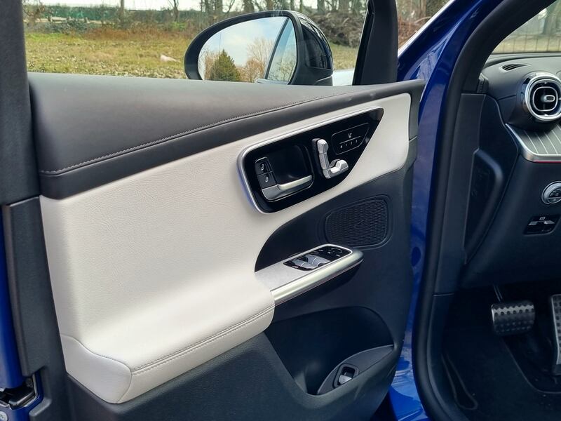 Mercedes-Benz GLC, guarda le foto 2