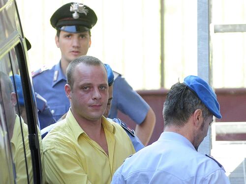 Gallarate, assalto al furgone della polizia: è ancora caccia all'uomo