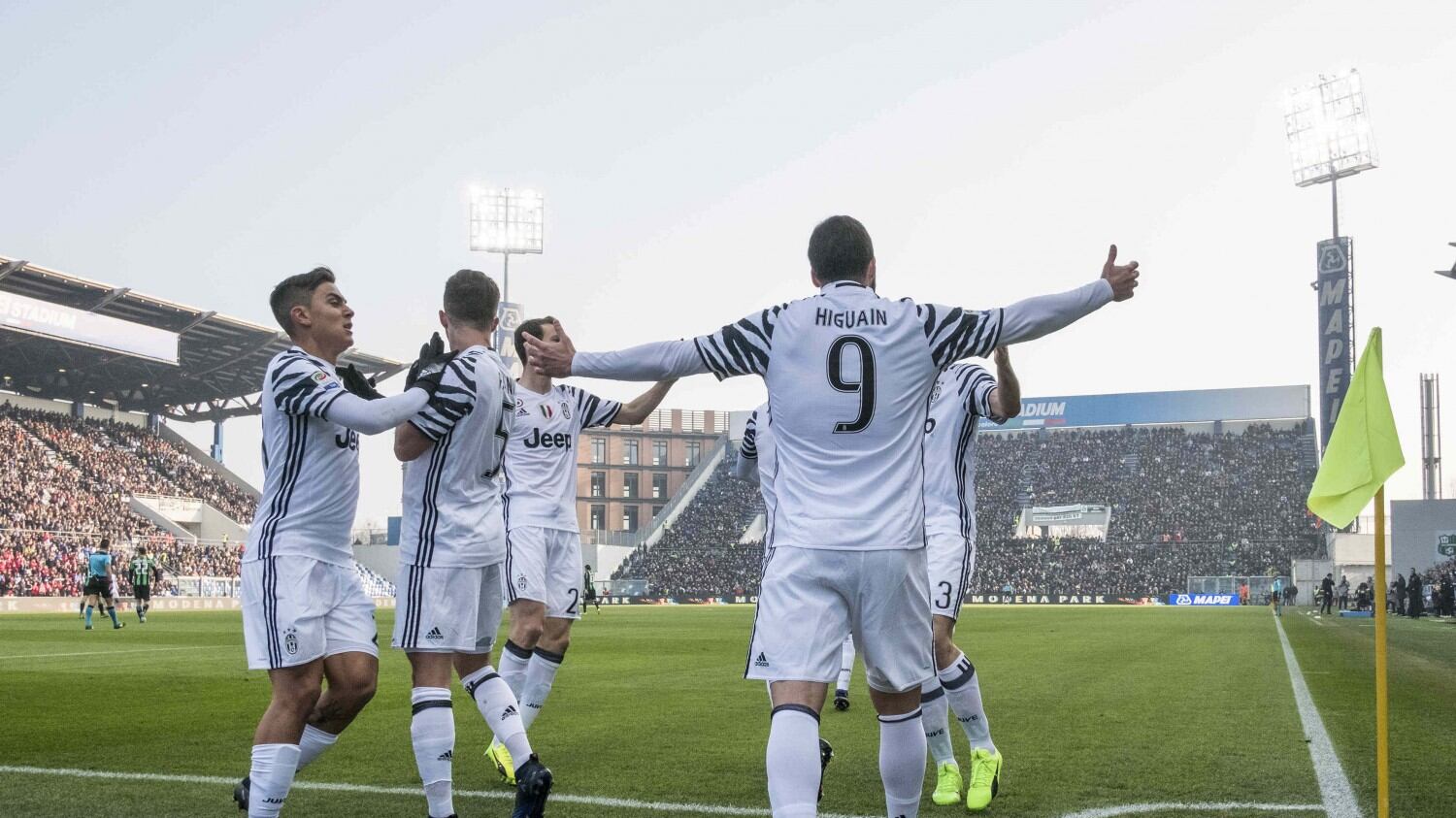 L'inchiesta divide gli ultrà del Palazzo: "I deputati juventini non salutano più"
