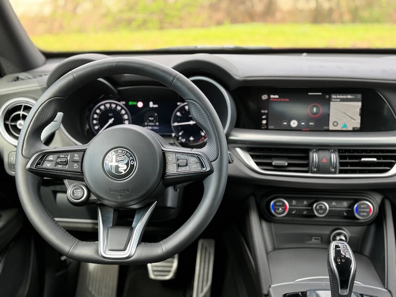 Alfa Romeo Stelvio 2024: guarda la gallery del restyling dell'amato SUV italiano 16