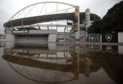 Rio, stadio a rischio crollo 3