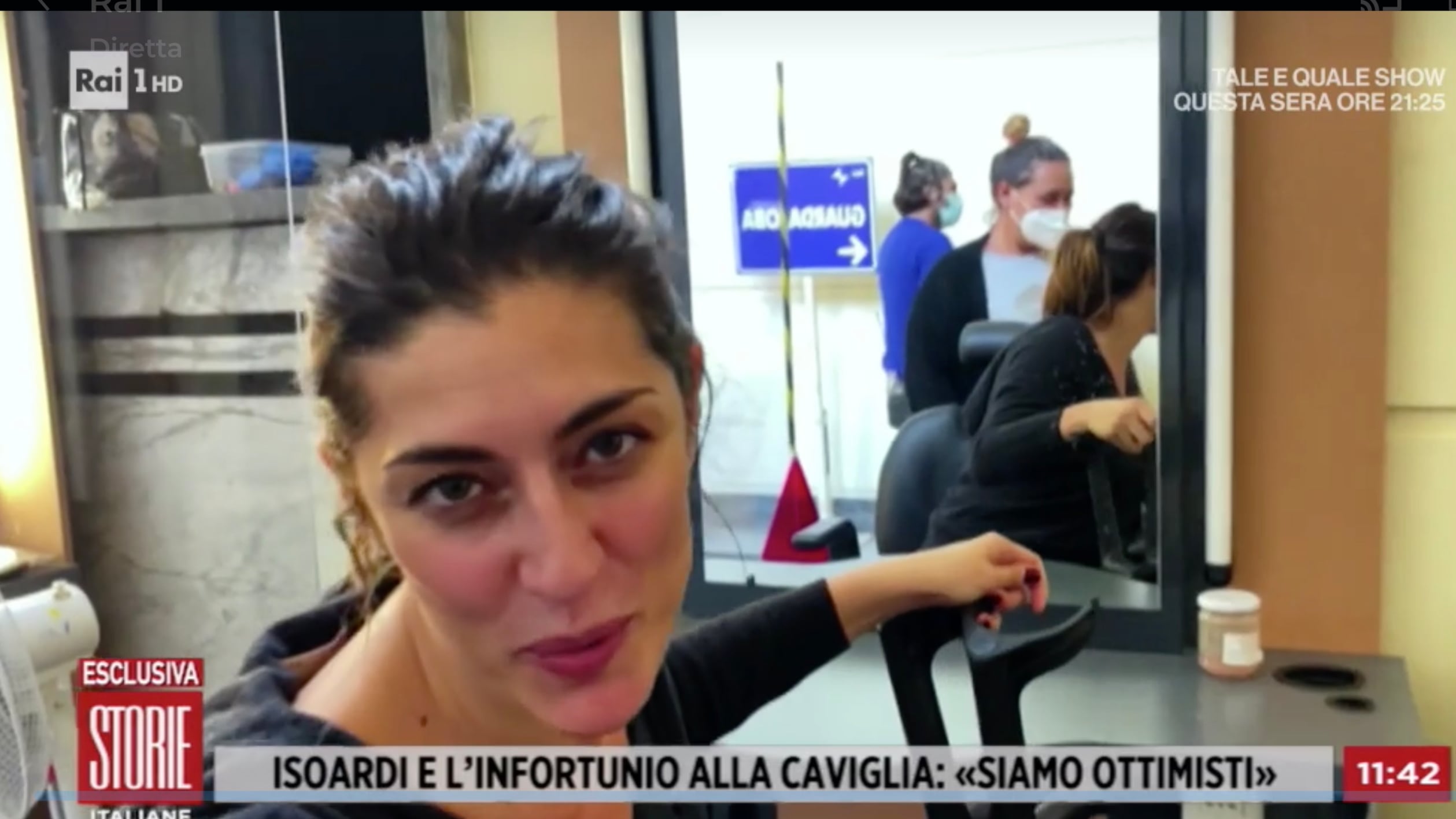 Elisa Isoardi (dolorante) torna a Ballando. Ma c'è una novità