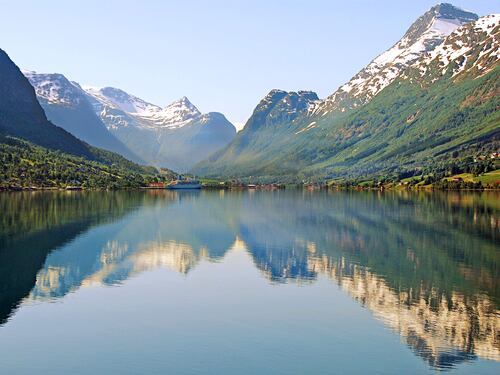 In crociera immersi nella natura del Nord Europa tra i fiordi norvegesi