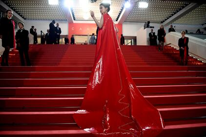 A Cannes, l'abito ha lo strascico 5