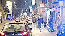 La fidanzata è troppo bella, lui la chiude in casa