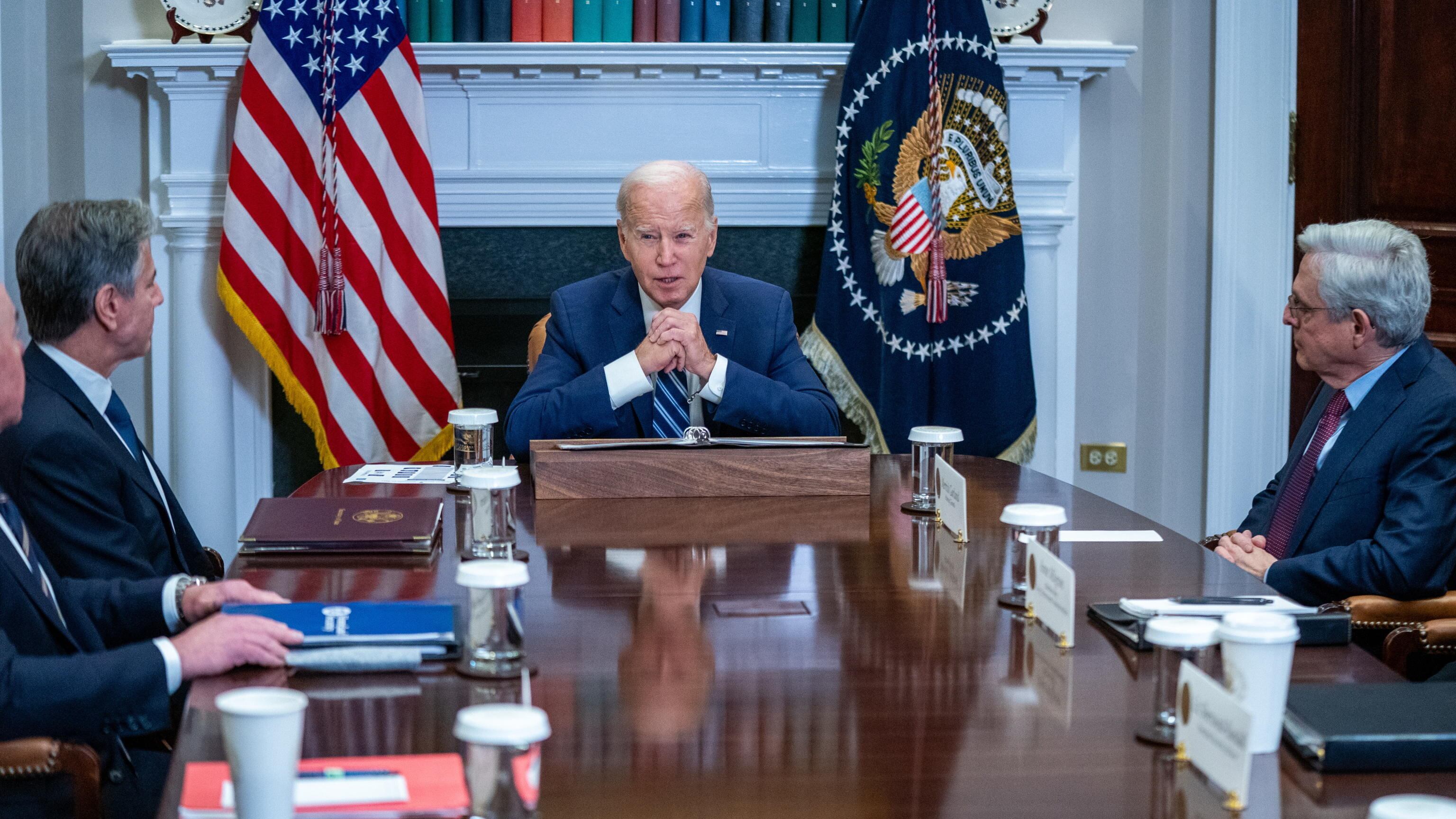 Quelle 13 telefonate di Biden per convincere Netanyahu. E la "cellula segreta" degli Usa che ha trattato con Hamas