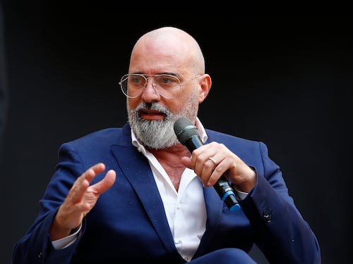 "Il vicesindaco sta con Borgonzoni. E il Pd revoca i servizi al Comune"