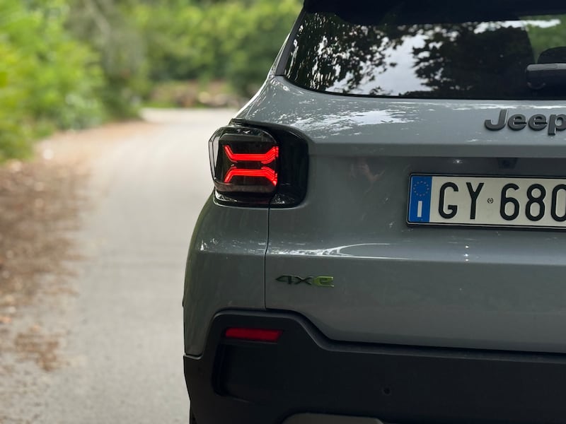 Jeep Avenger 4xe: la gallery del nuovo B-SUV ibrido e integrale 6