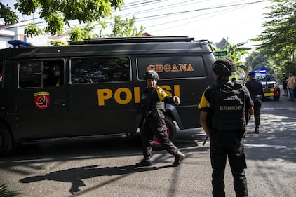 Indonesia, domenica di sangue nelle chiese 8