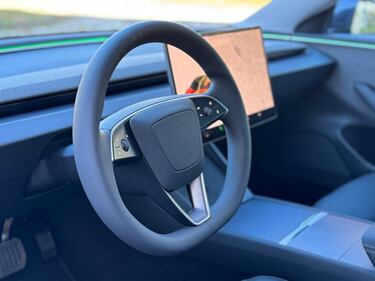 Tesla Model 3 Highland 2024: guarda la gallery  15