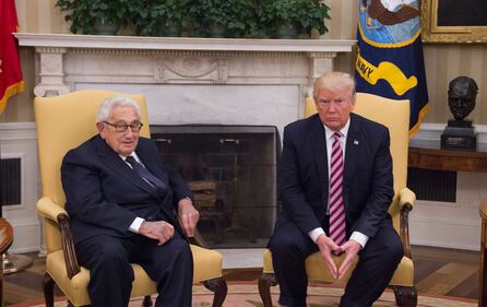 Kissinger con Trump nella Studio Ovale 4