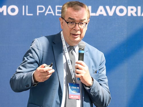 Scoppia il caso Amadori. La sinistra vuole cacciarlo