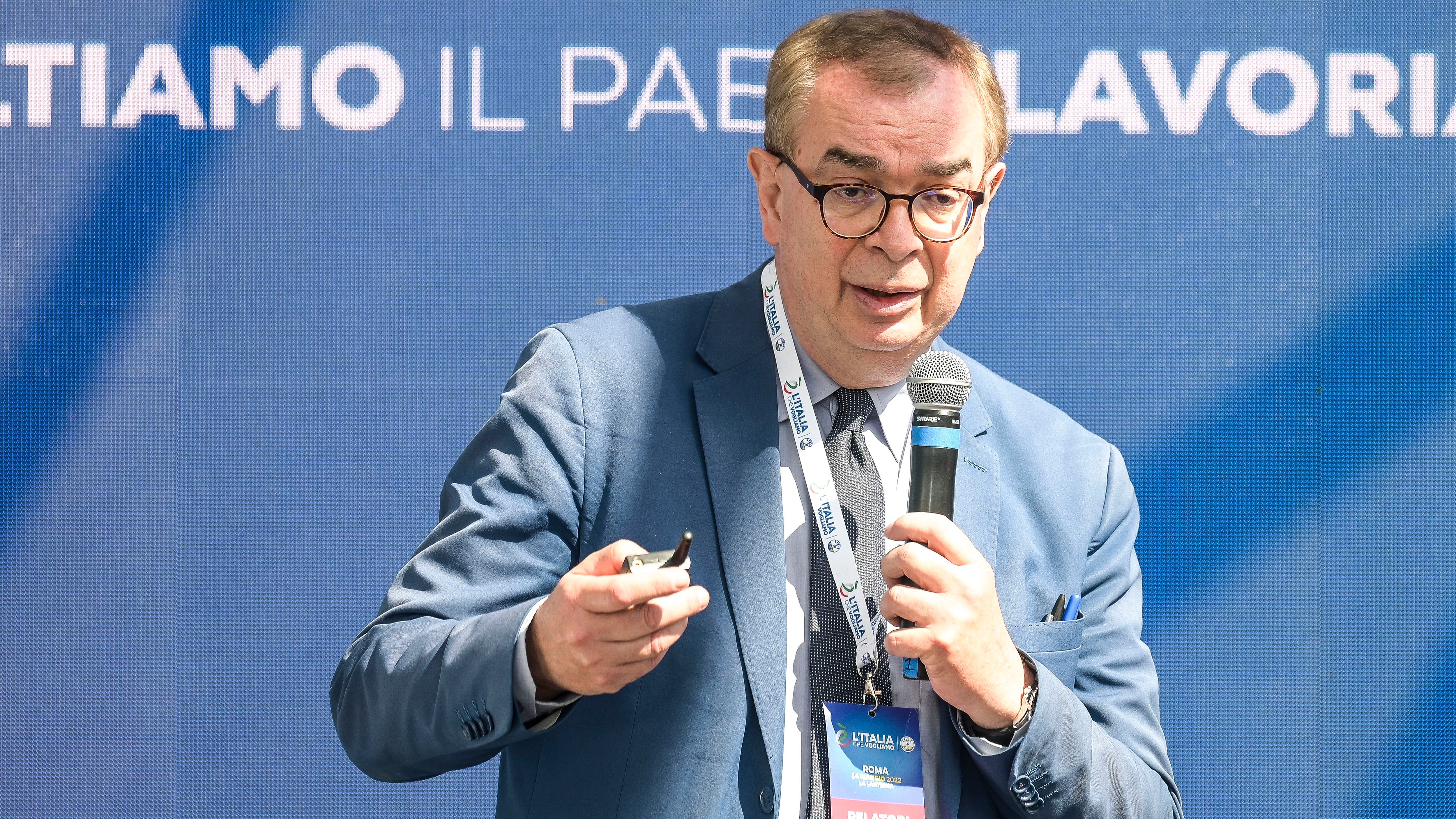 Scoppia il caso Amadori. La sinistra vuole cacciarlo