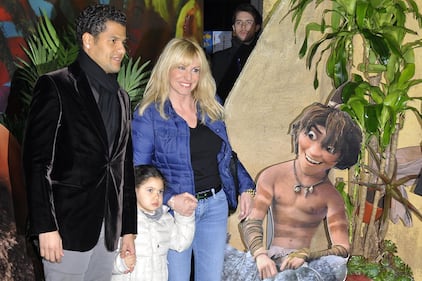 Antonella Clerici e Eddy Martens con la figlia Maelle al cinema Adriano a Roma (2013)