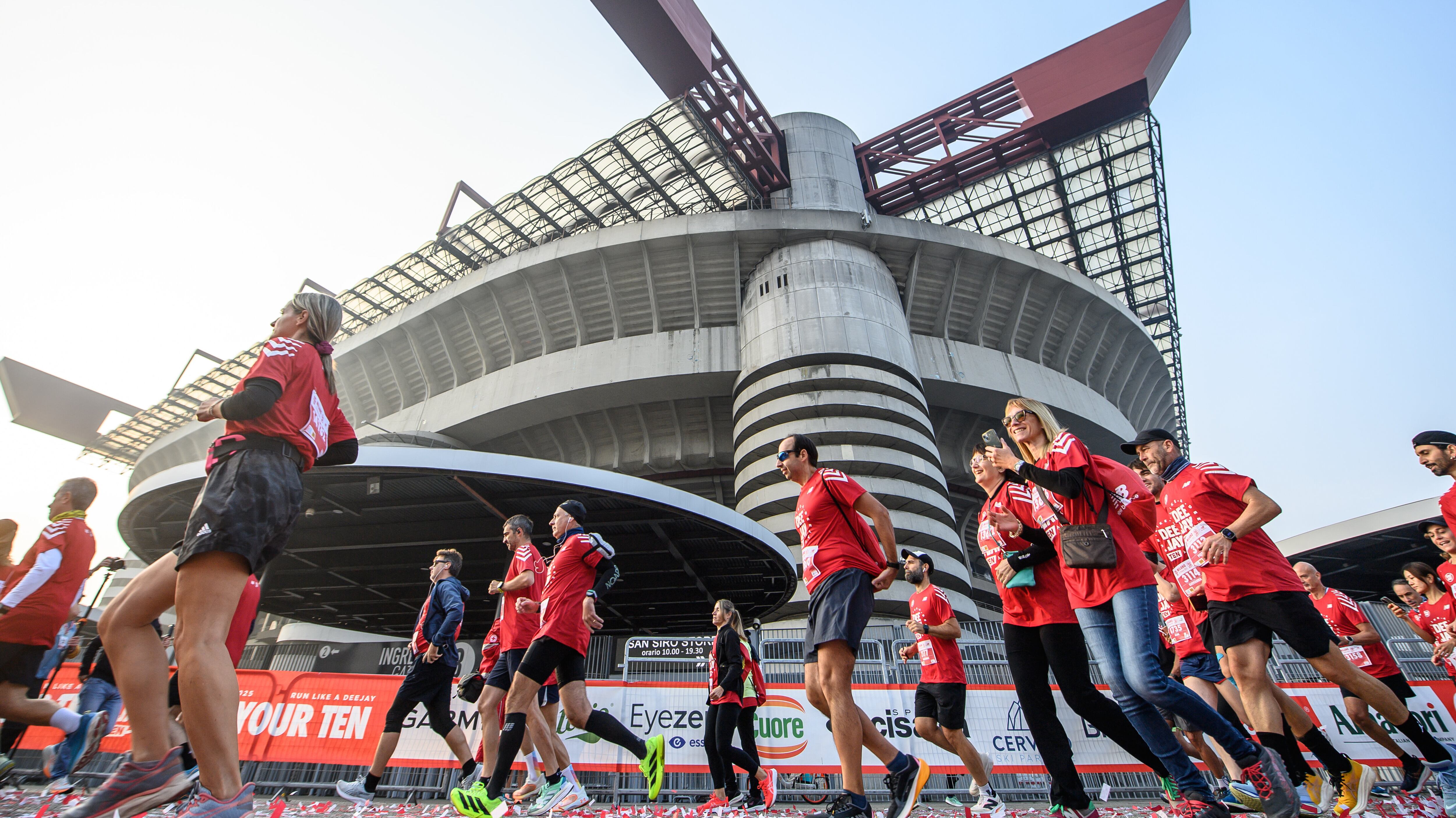 "Giusto vendere lo stadio. FI un partito responsabile"