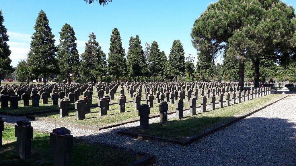Nemmeno il partigiano Aniasi da sindaco impedì l'omaggio ai soldati morti