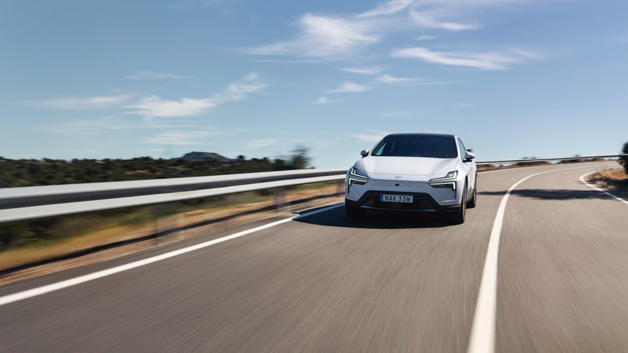 Polestar 4, il Suv minimalista che non ha il lunotto posteriore