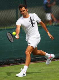 Federer a Wimbledon con lo sky-line di Londra sulle scarpe 17