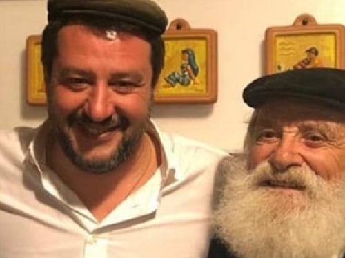 Sardegna, pastore aggredito per una foto con Salvini