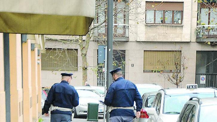 Un filippino ubriaco aggredisce 3 peruviani e uccide un 21enne