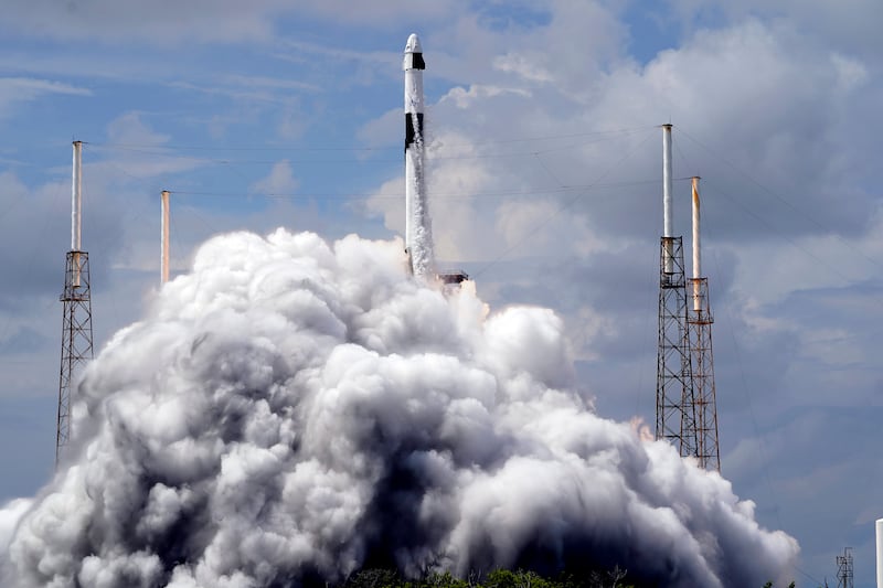Partita la missione di salvataggio per recuperare i due astronauti bloccati sulla stazione spaziale 12