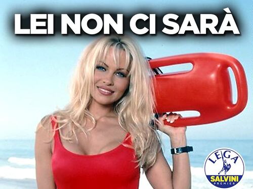 Salvini risponde a Pamela Anderson: "Baywatch era un telefilm con bei e belle ragazze. Ma goditi la vita"