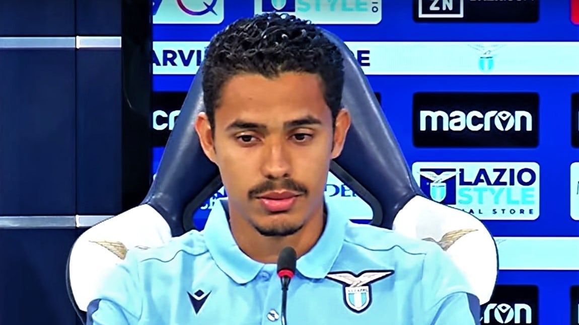 "Troppe preghiere", e il calciatore viene scaricato e torna alla Lazio