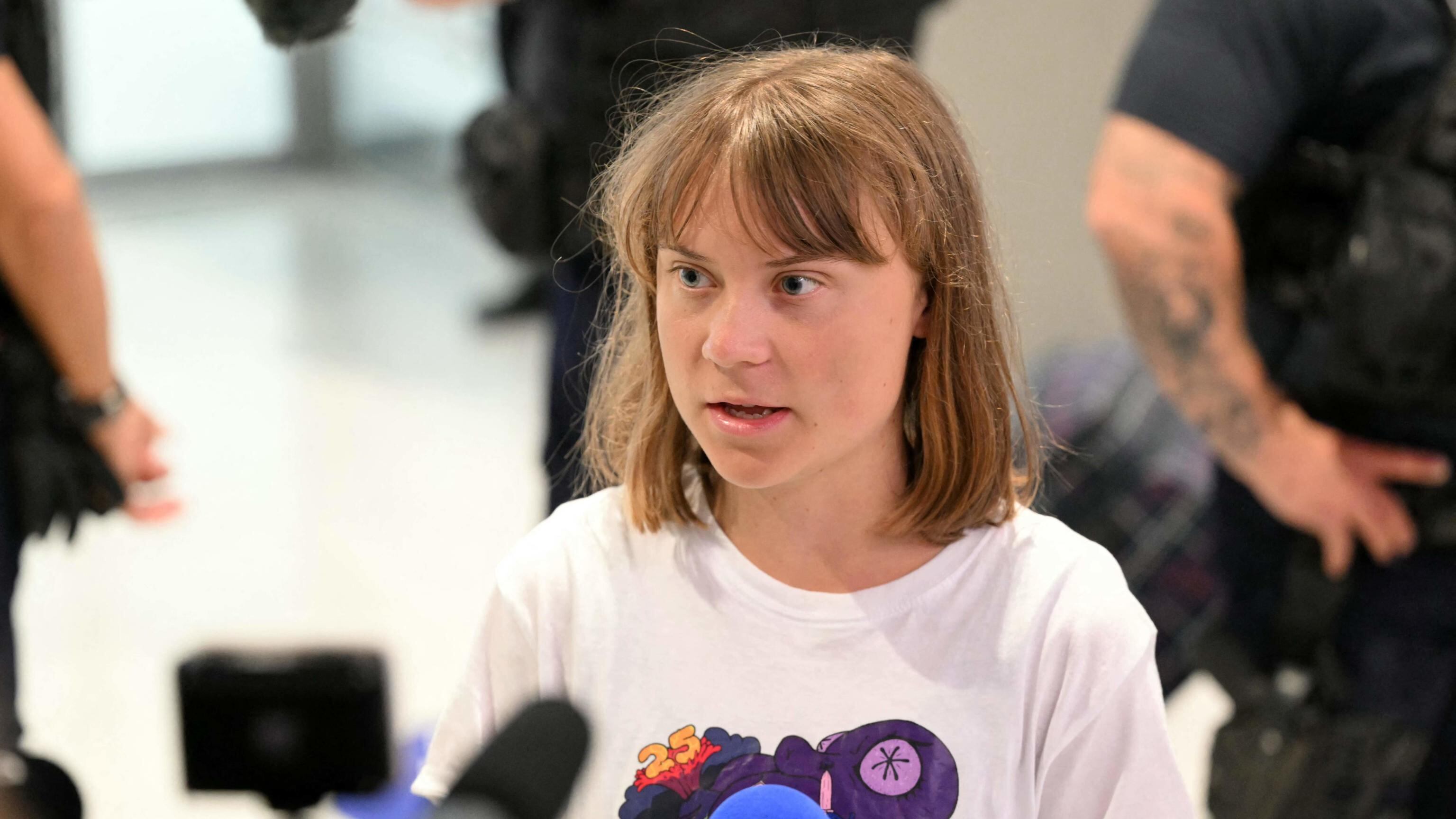 Greta Thunberg dà buca a Fazio: "Ha l'influenza". Ma il 28 e il 29 novembre sarà in Italia