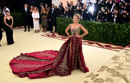 Met Gala 18: Rihanna con la mitra e Madonna con la veletta 4
