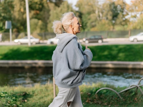 Over, 6 modelli imperdibili di tute perfette per il fitness e la comodità casalinga