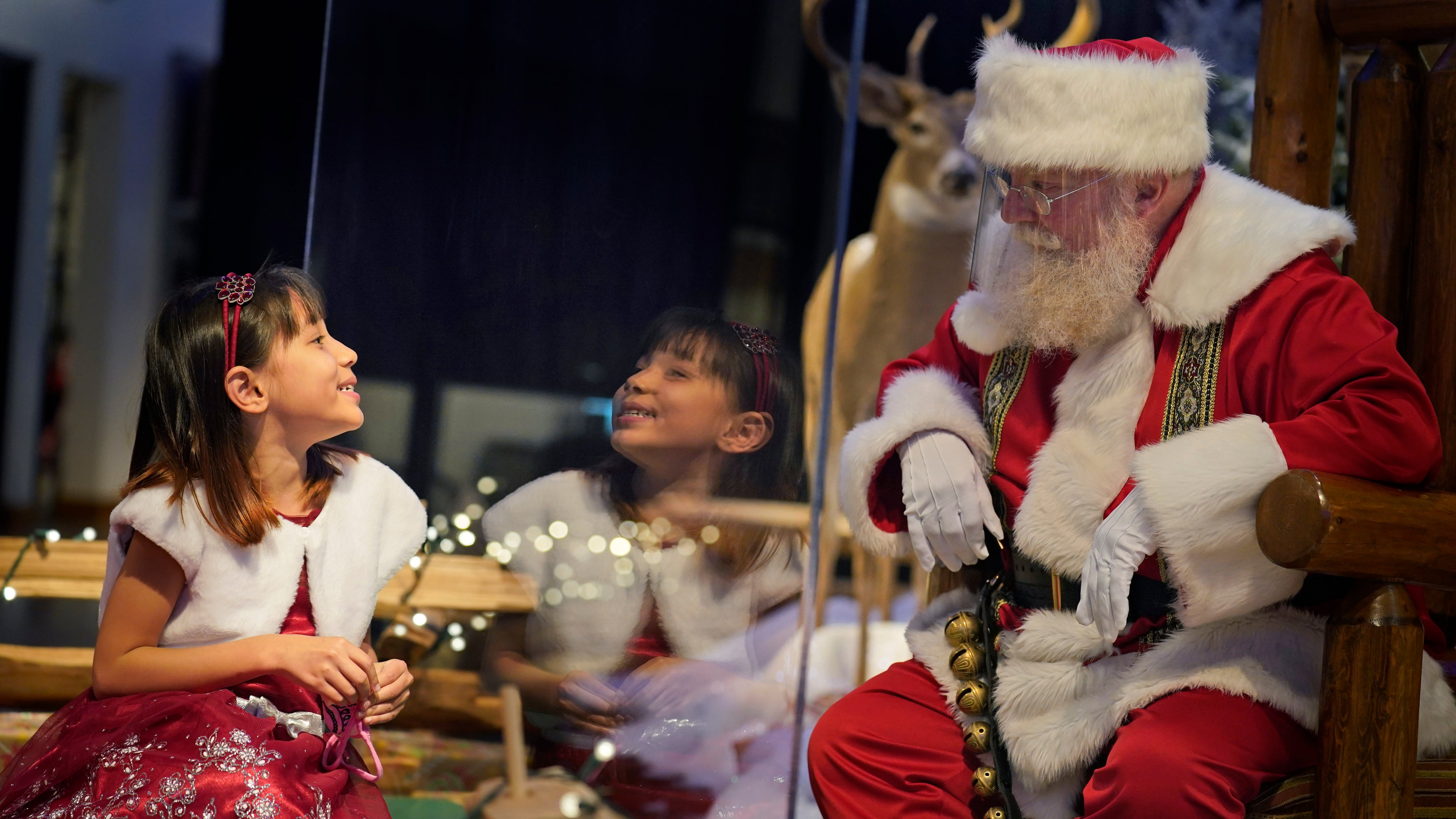 "Non devono toccare il Natale". Scoppia la rivolta contro il lockdown