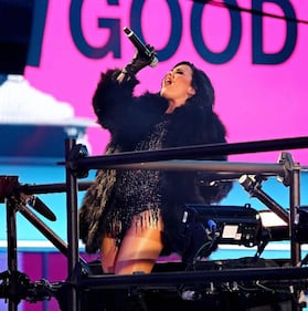 Demi Lovato ritrova se stessa nella nudità 2